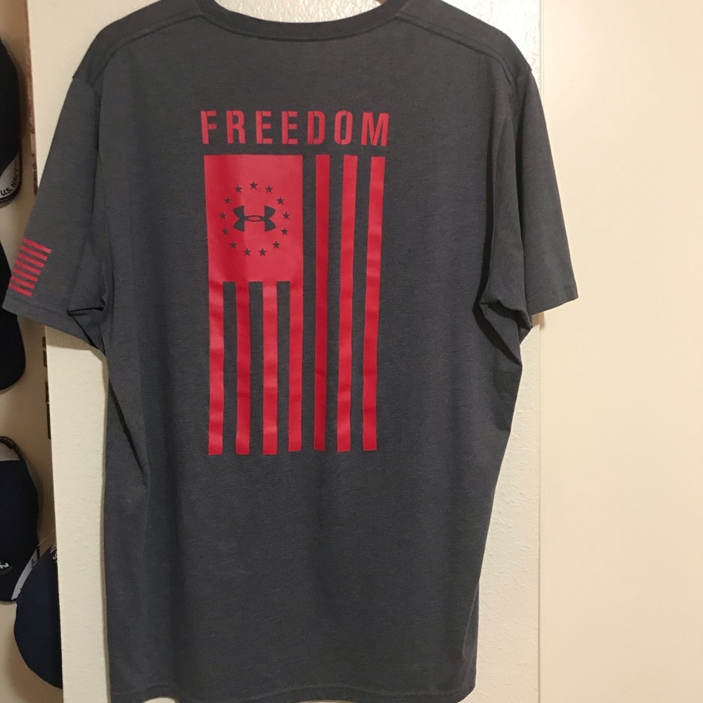 Under Armour T-shirt